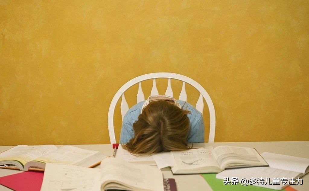 熊孩子吐口水怎么回事,小朋友吐口水的行为对不对