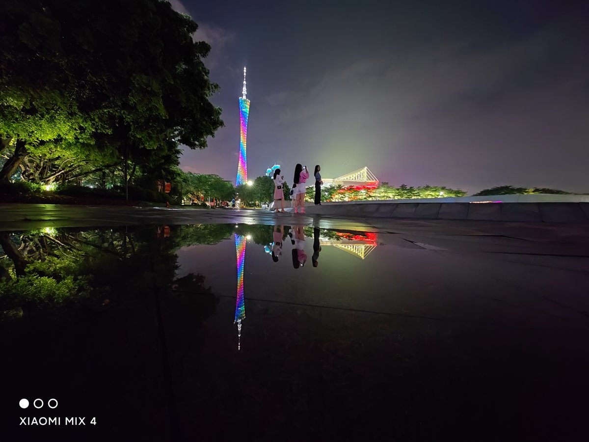 小米mix4和realme大师探索版,小米mix4全面屏效果