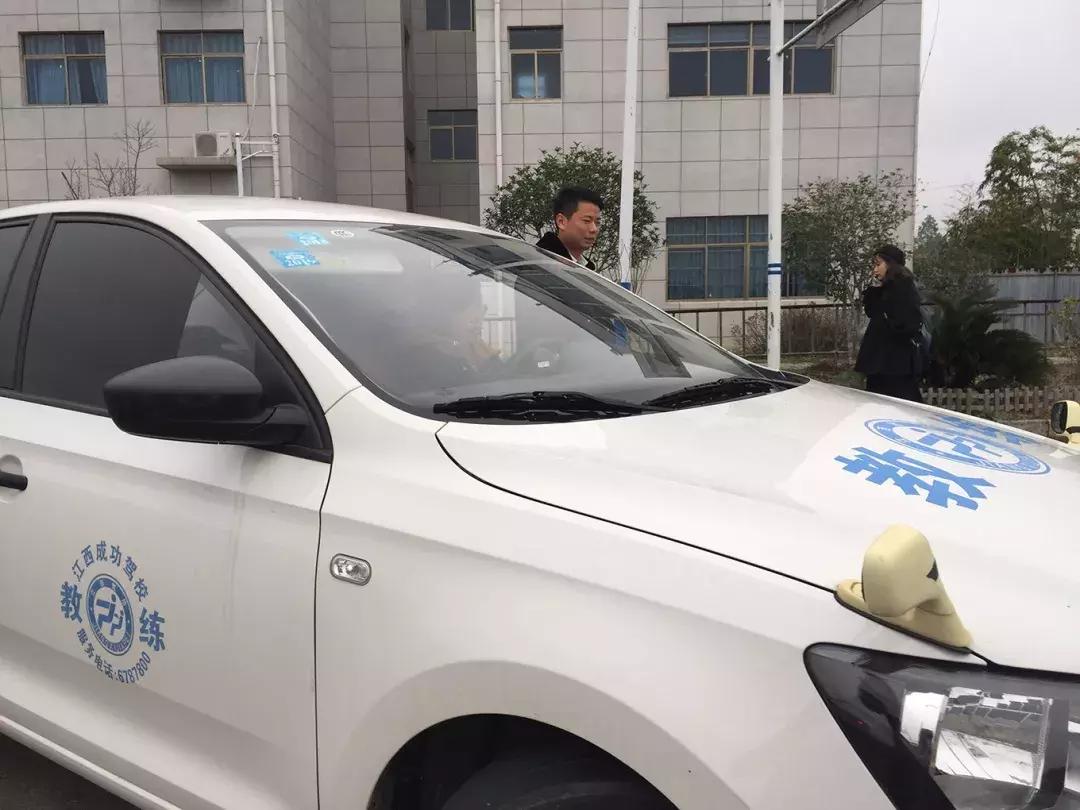 专访程雨｜破格录取“从心出发”看成功驾校80后总教练职场逆袭！