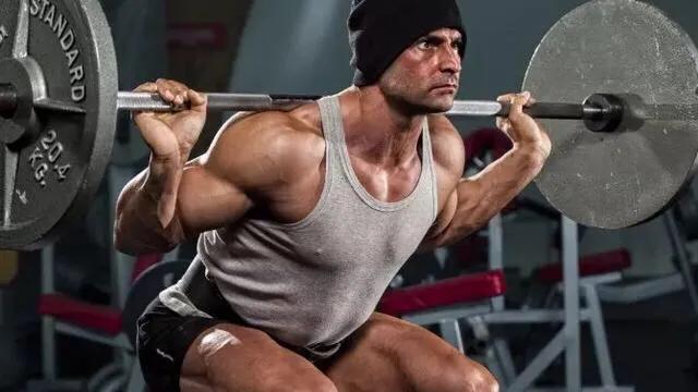 同样是肌肉男，为什么彭于晏比不上张家辉？两招教你辨别真肌肉！