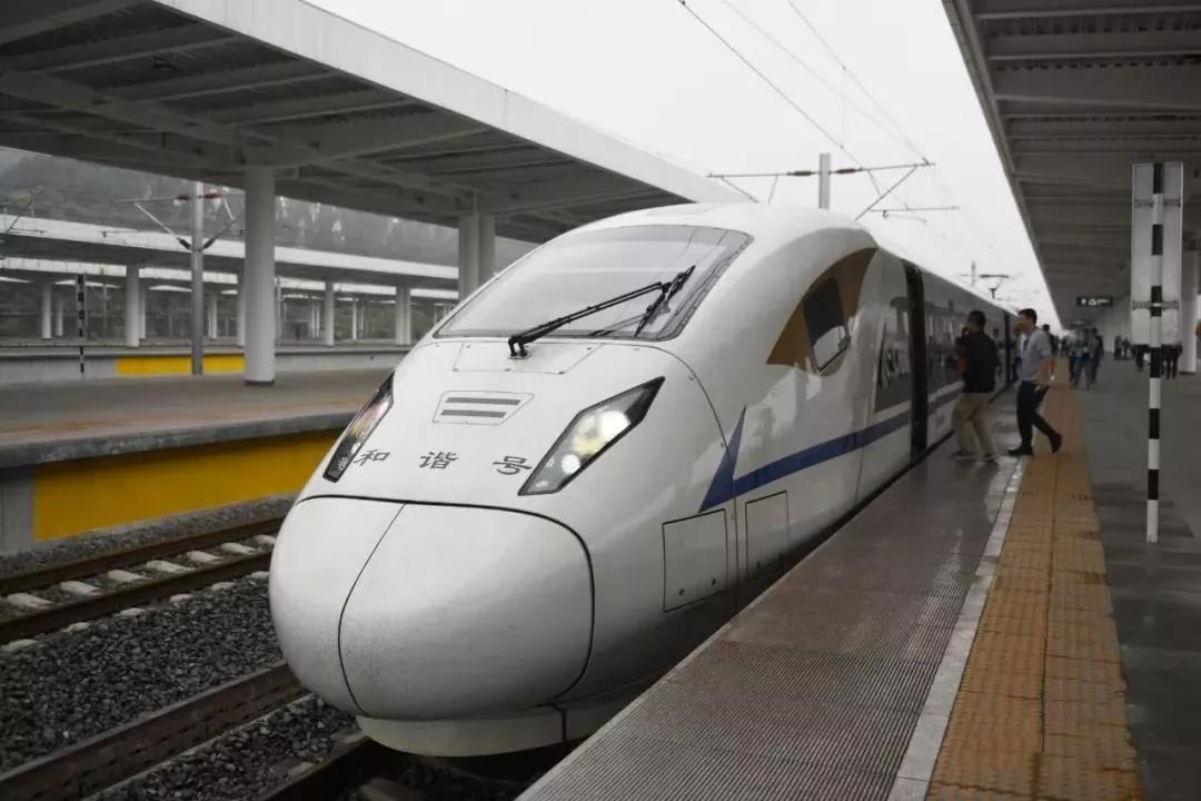 交通大爆发！“铁公机水”路路通，耍四川安逸的hin~