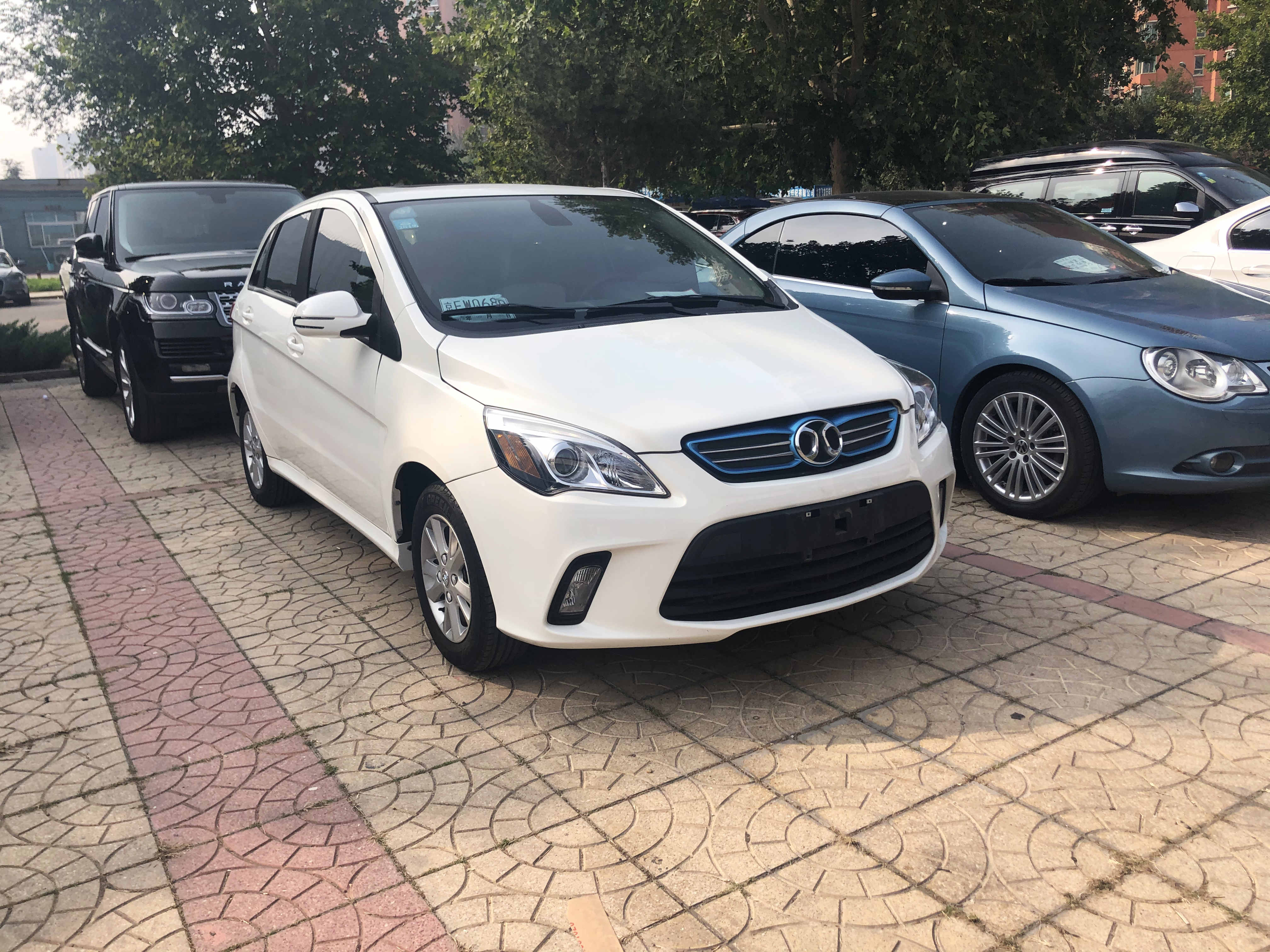 都说二手新能源车便宜为啥买不到,还有人说新能源车不靠谱吗