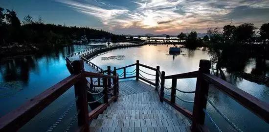 飞翔房车拉摩托,飞翔带上音乐去旅行