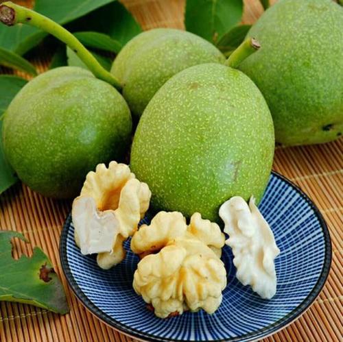 什么季节吃鲜核桃好吃些,鲜核桃尝鲜季