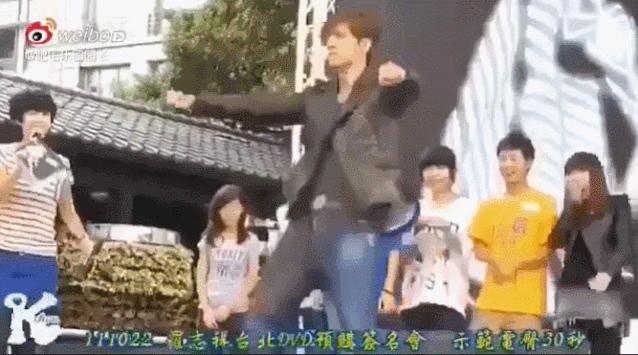 16岁男孩迷奸女同学、拍不雅视频，妈妈的做法令人愤怒……