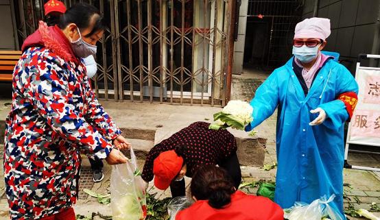 村支书变身快递哥,支部书记做起快递小哥