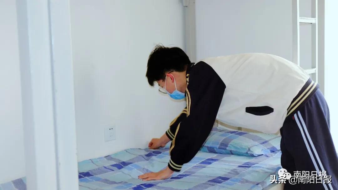 南阳完全中学校长,南阳市第一完全学校东大门图片