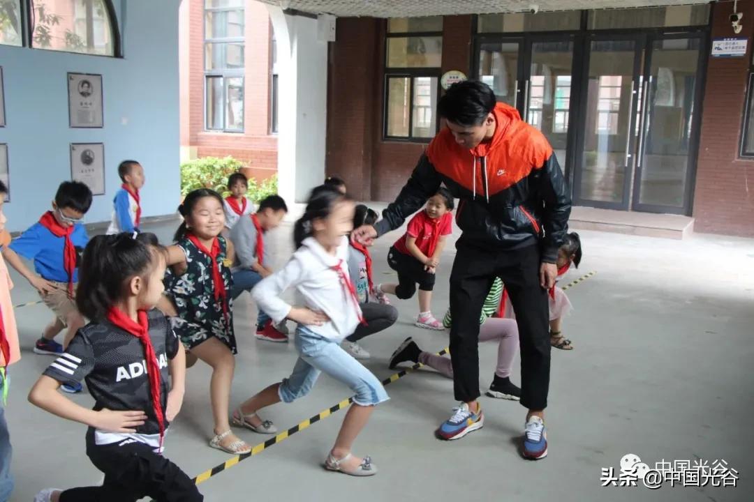 姝︽眽鍏夎胺浜斿皬鏁欒亴鍛樺伐,姝︽眽鍏夎胺鍛樺伐鑱氶