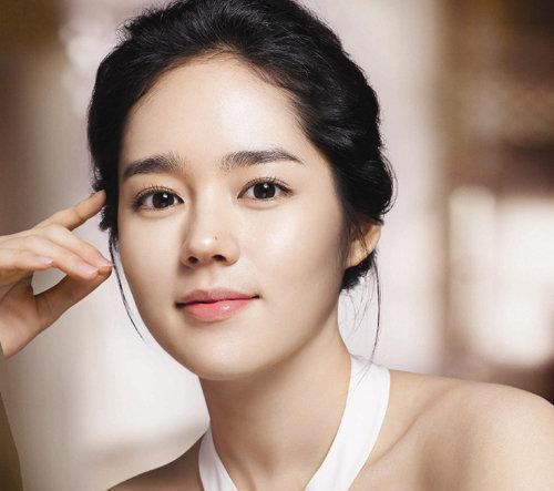 脸上有很多痣的女人代表什么,脸上这4处有痣的女人