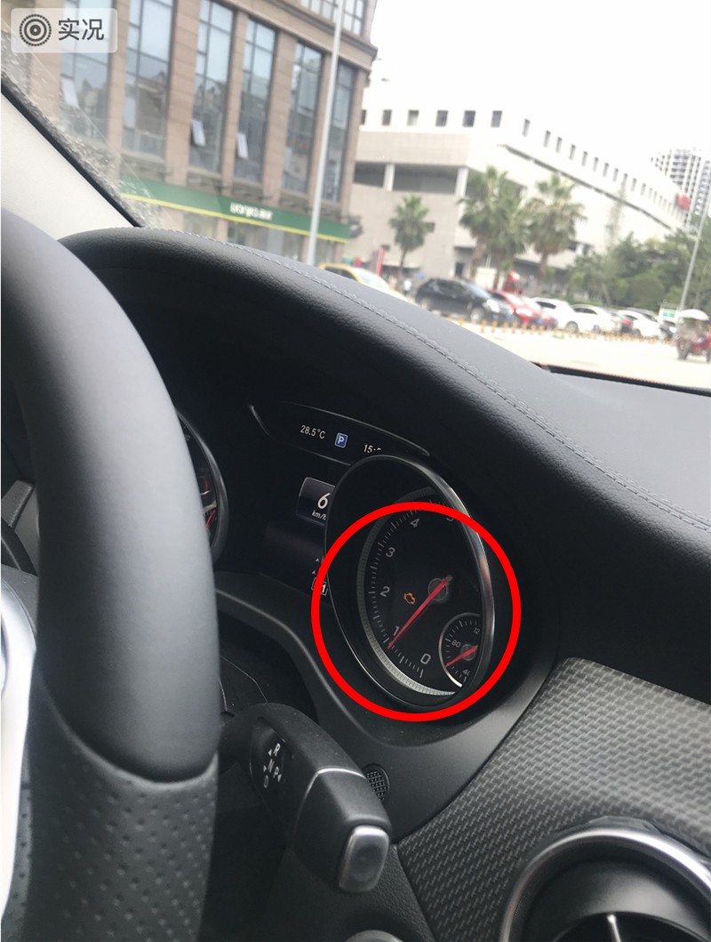 购买奔驰一个月就出故障江苏车主,女子买奔驰新车未到手就出故障