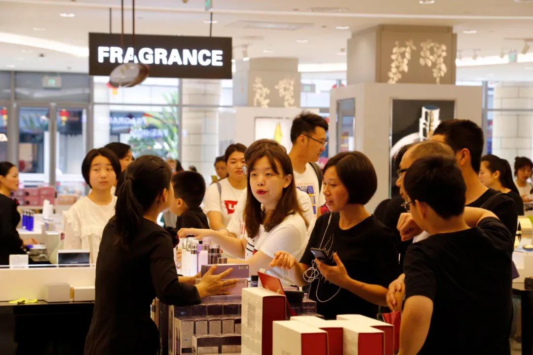 时尚美妆女装集合店,时尚美妆购物店