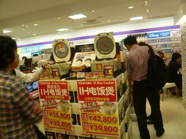 中国游客在日本狂购物,去日本旅游购物陷阱