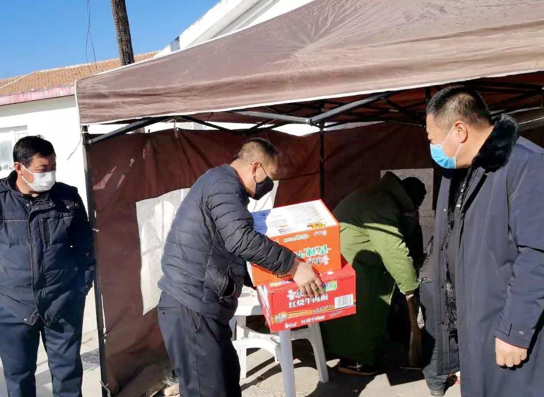 赤峰市巴林左旗先锋村：村干部甘当人民的“代购员”