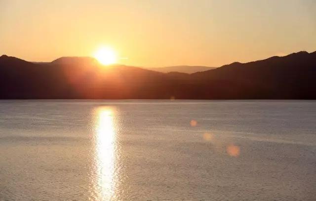 这个皇帝在位27天却犯下千条罪,这位皇帝