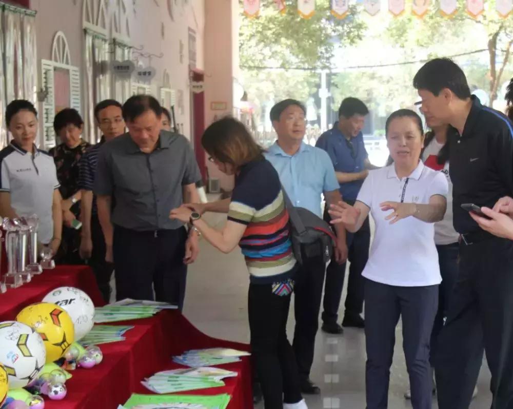 中国媒体团考察,探访全国足球特色学校