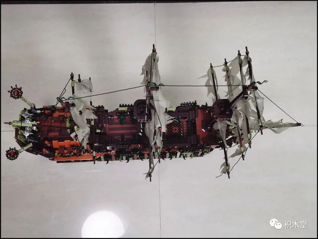 飞翔的荷兰人号船真实原型,飞翔的荷兰人号为什么能潜水