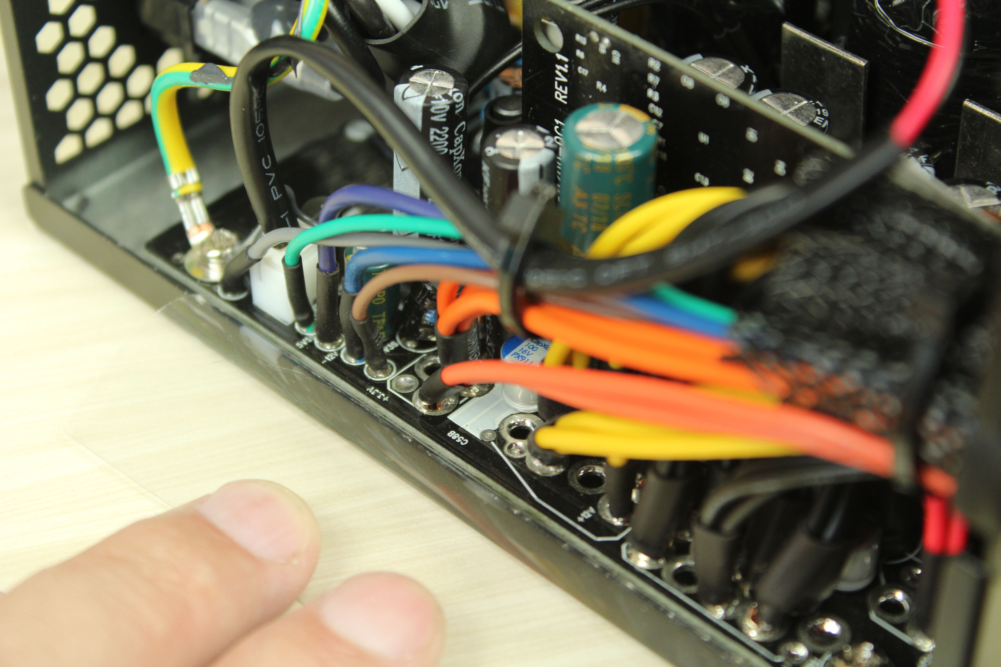 鑫谷gp700g黑金版是低端电源吗,鑫谷750w80plus靠谱吗