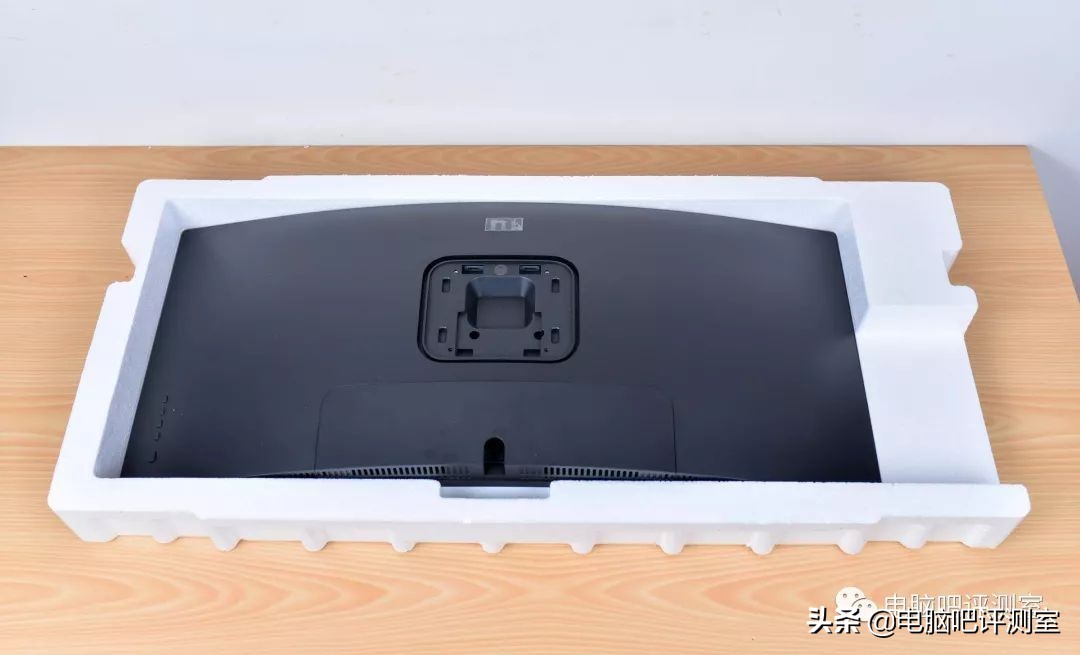 用了两年的小米34寸曲面显示器,小米34寸曲面显示器漏光严重