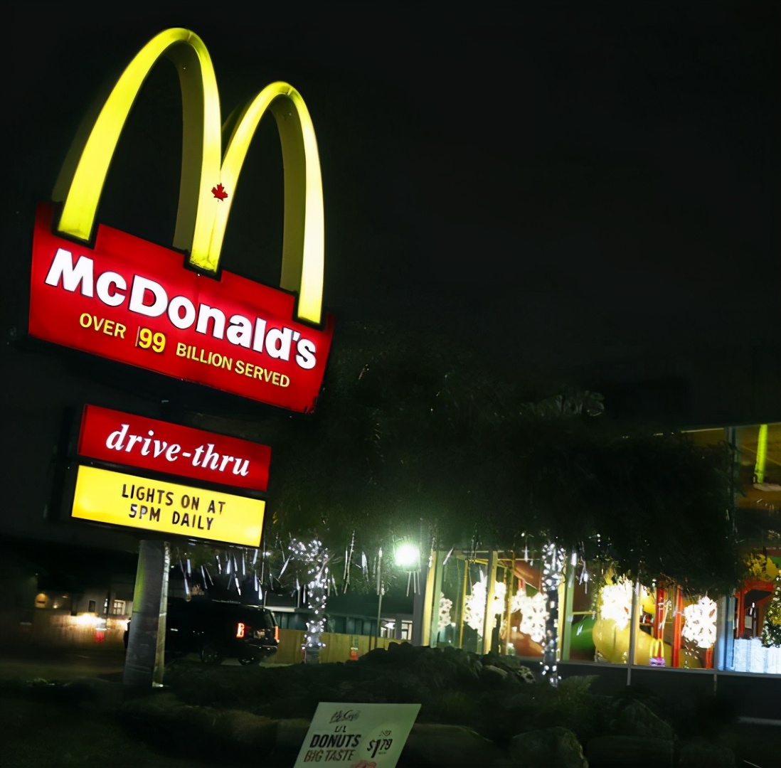 价值超1293亿美元，麦当劳的「金拱门」如何成为超级符号？