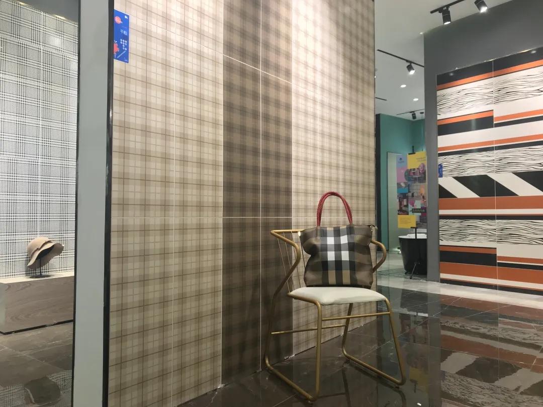 300×800mm瓷砖成高利润带货王,客户购买需要注意什么?