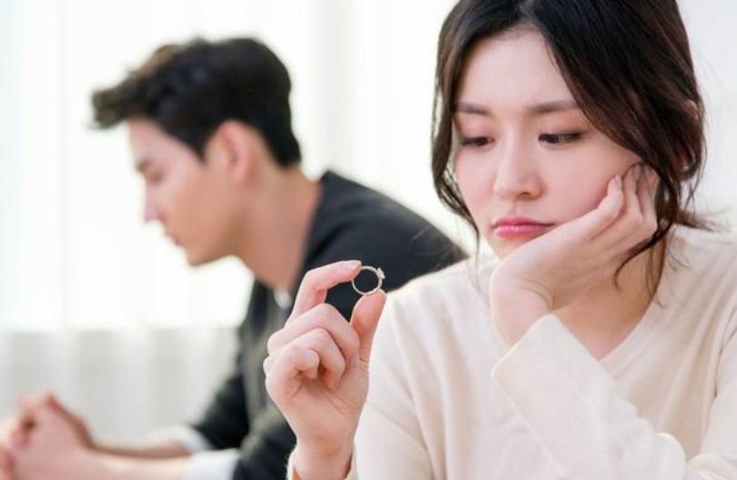 “我在生孩子，你在产房外秀战绩”生个孩子就知道嫁的是人是鬼？