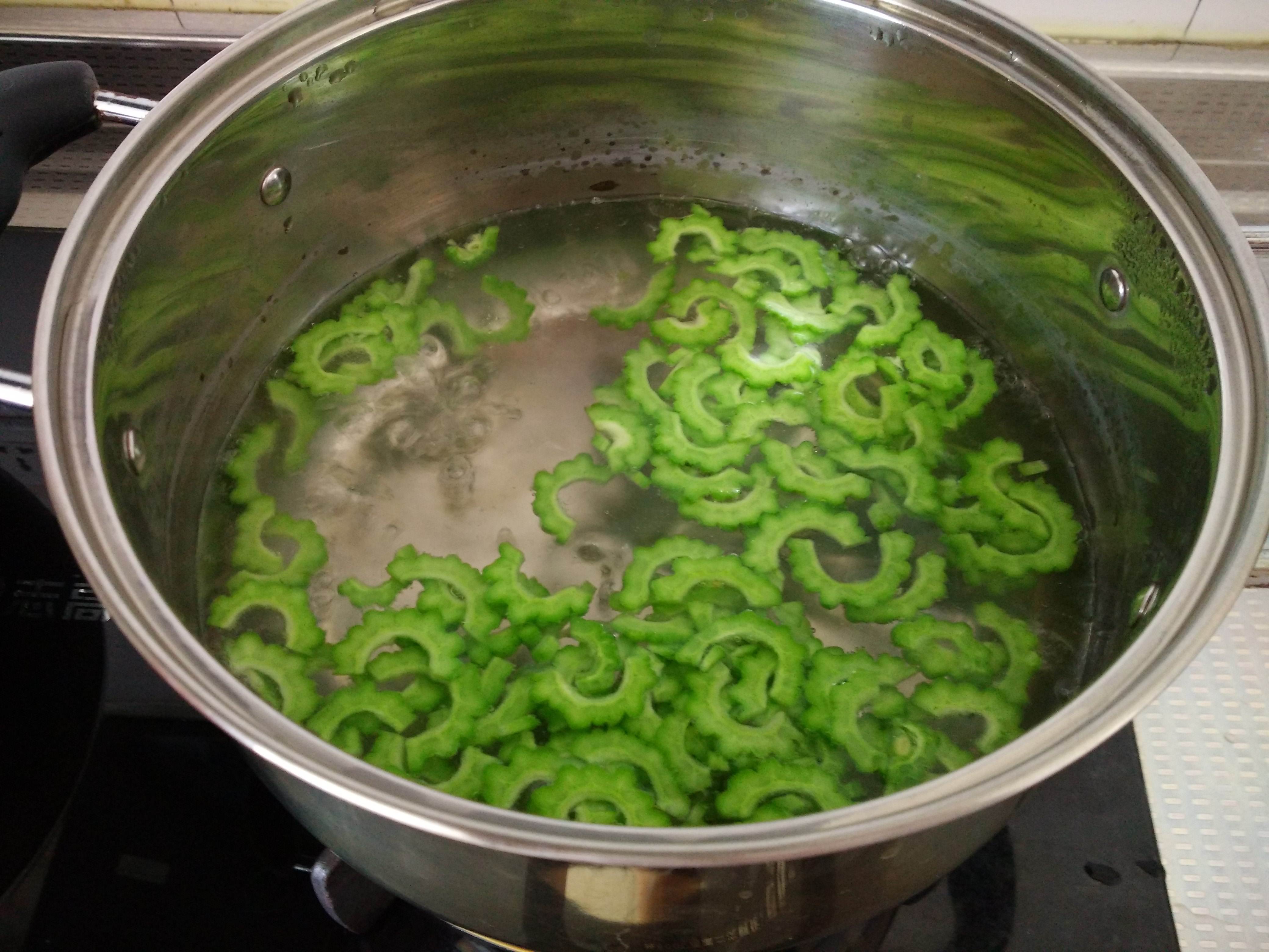 苦瓜怎么去除苦味小妙招,苦瓜太苦怎么做得好吃