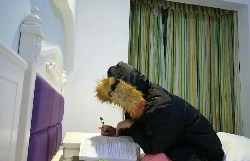 寝室5人考研全员上岸,考研人成功上岸视频