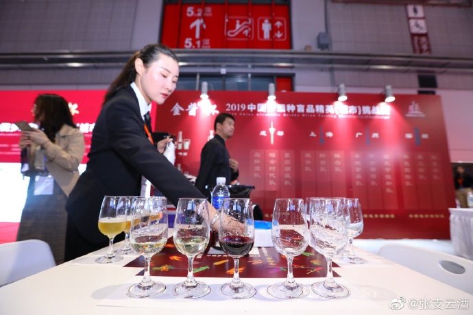 尼雅葡萄酒怎么辨别真假,西班牙真假葡萄酒怎么辨别