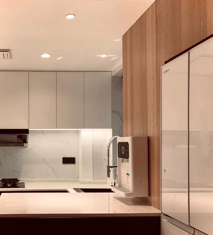 原木色极简家,黑白原木极简风格