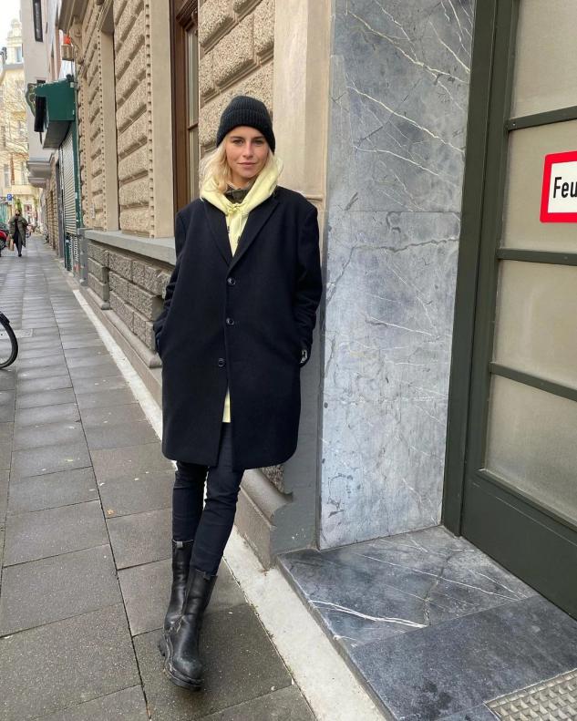 女人的衣服无需买太多,女人所有的衣服