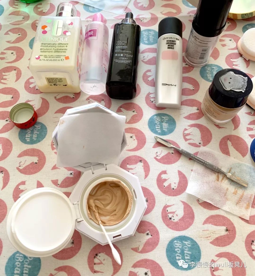 用好看的盒子给化妆品重新压盘，为了颜值和心情费心思，值得～