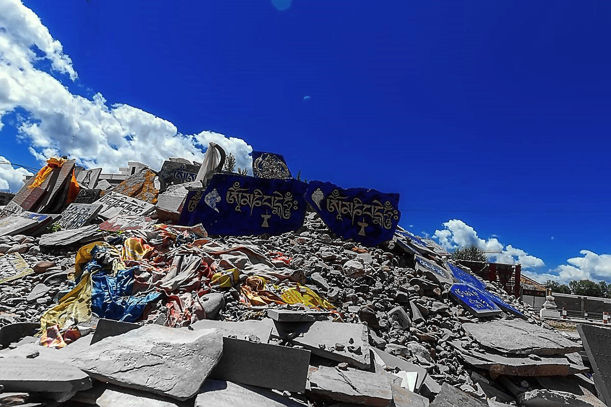 西藏玛尼堆的传说,西藏路上的玛尼堆