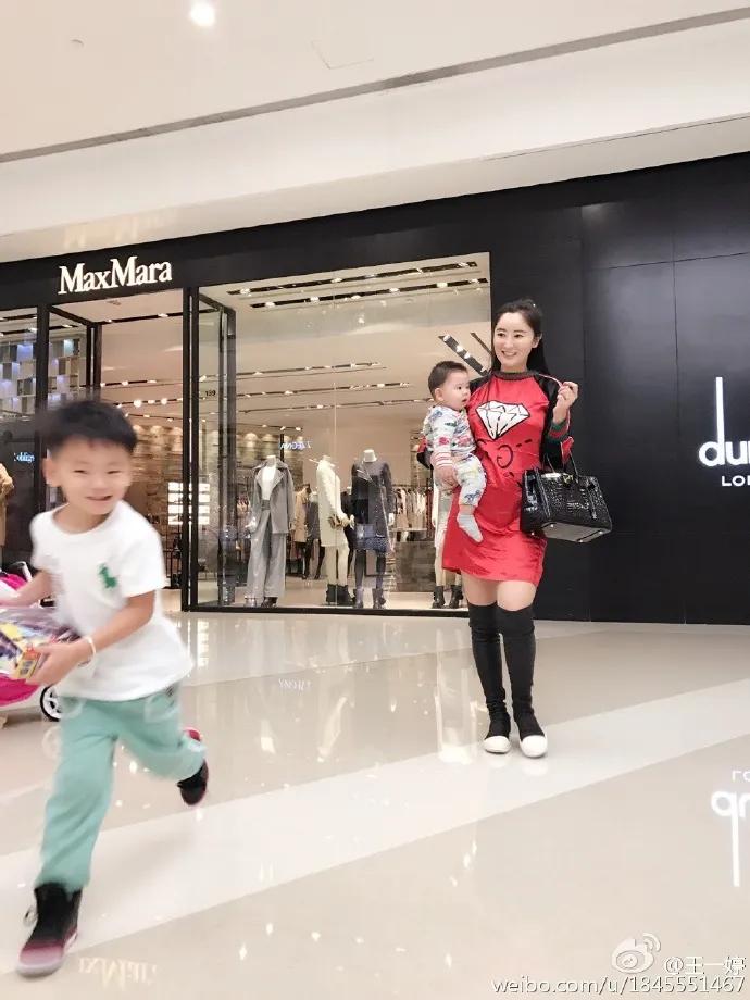 「早晚要认识」帅气逼人的国脚杨旭和他美艳女主持太太