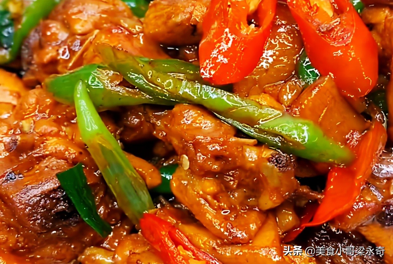 炖鸡焯水最正确的做法,炖鸡时千万不要焯水