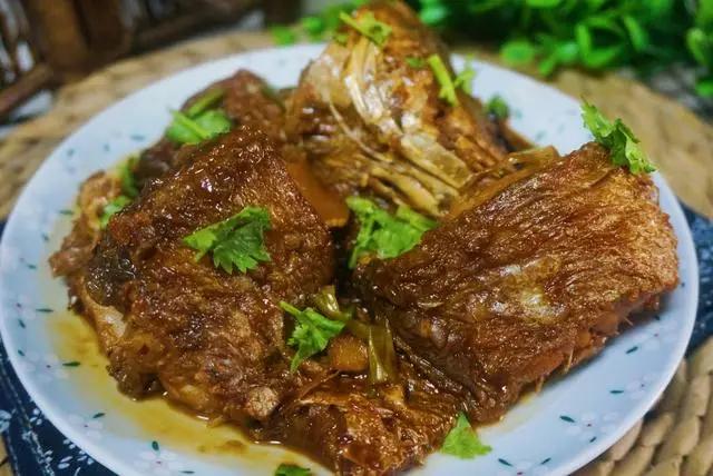 农村怎么炖鱼最好吃,炖鱼最好的土方法
