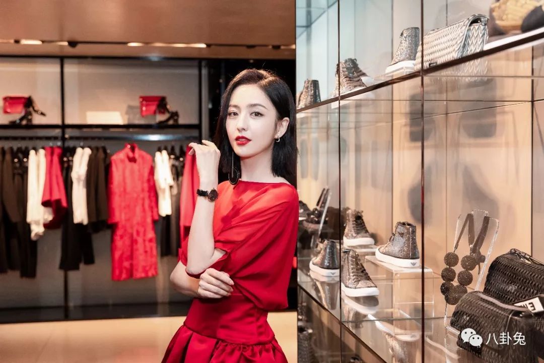 和阿玛尼满天星一样火的手表,价值1700多的满天星手表