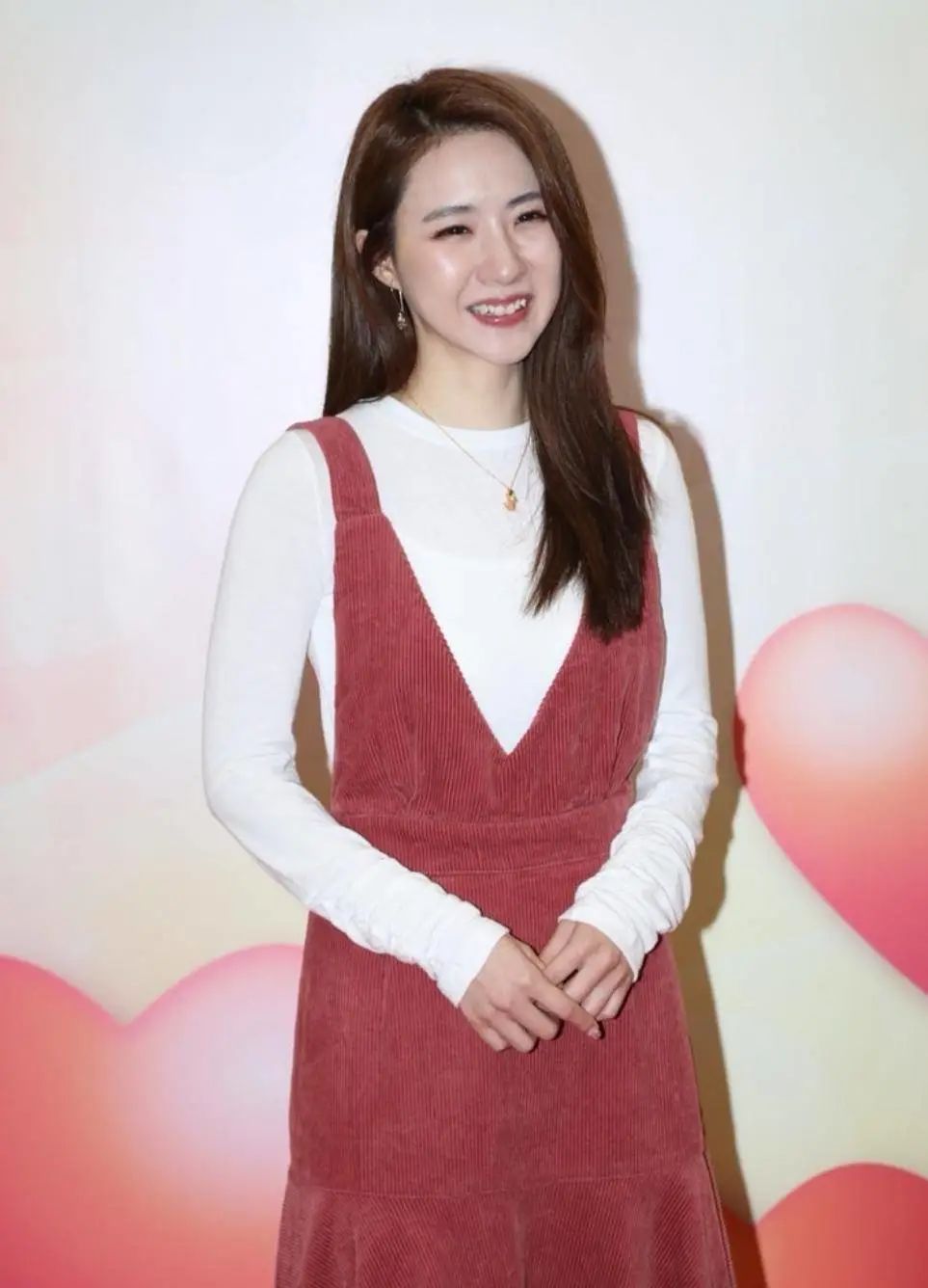 切肤之痛！TVB剧集歌后曾遭父母遗弃：激动直言绝不会弃养爱犬