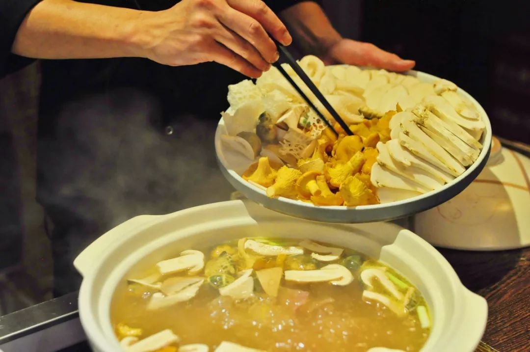 24小时丨吃饱喝足，我醉在了昆明的小夜风里