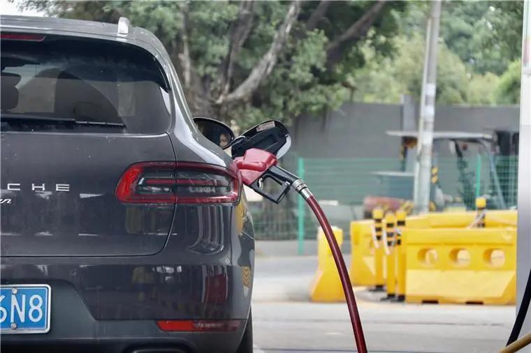 网上说的省油技巧,怎么开车省油小妙招