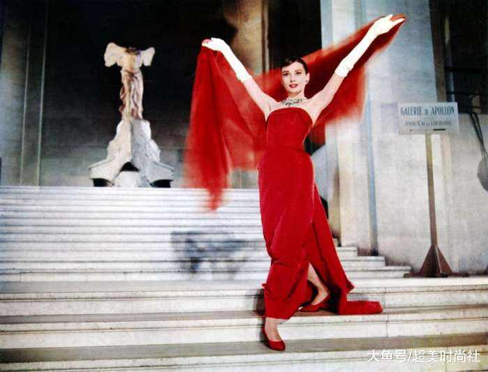 采紫禁红霞做围巾，轻暖丝滑，让你红运整年