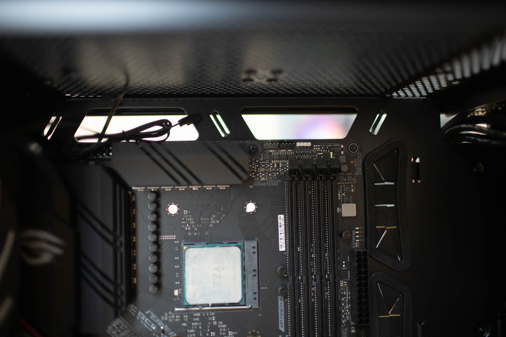 微星氪金枪二代可以装风冷吗,微星氪金枪机箱前面可以拆吗