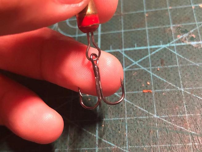 路亚入门级亮片下要不要挂饵,路亚新手钓饵推荐