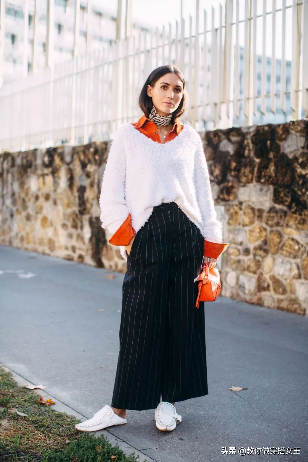 小时候嫌弃的灯芯绒,四字弟弟这样穿也太酷了