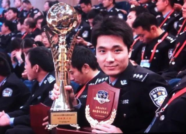 想象中的特警vs现实中的特警,想象中的特警和现实中的特警