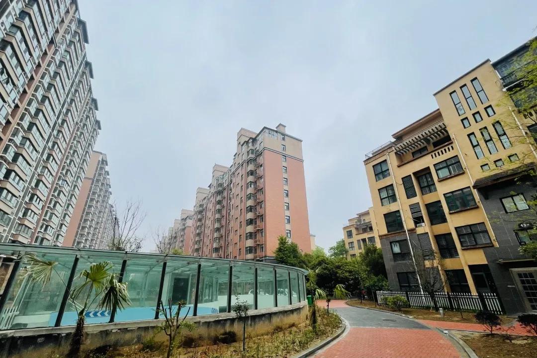 长葛这一“烂尾楼”能办房产证了！200余业主筹3700万元“自救”…