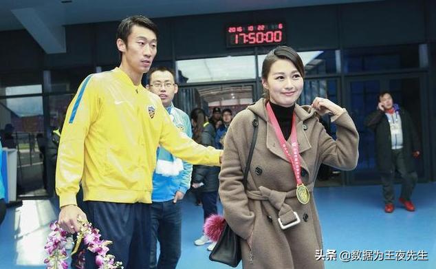 天津门神被疑内鬼，娇妻1个月前被问离婚没，今天突回应