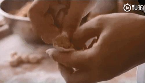 所有人都想请他来东莞拍「肉戏」