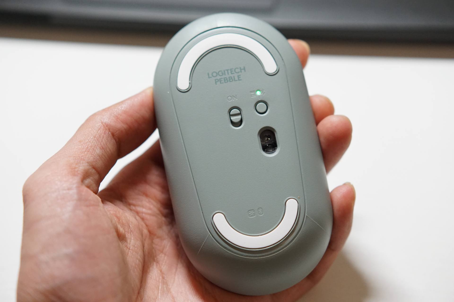 罗技无线鼠标pebble怎么切换蓝牙,罗技鼠标pebble如何连ipad