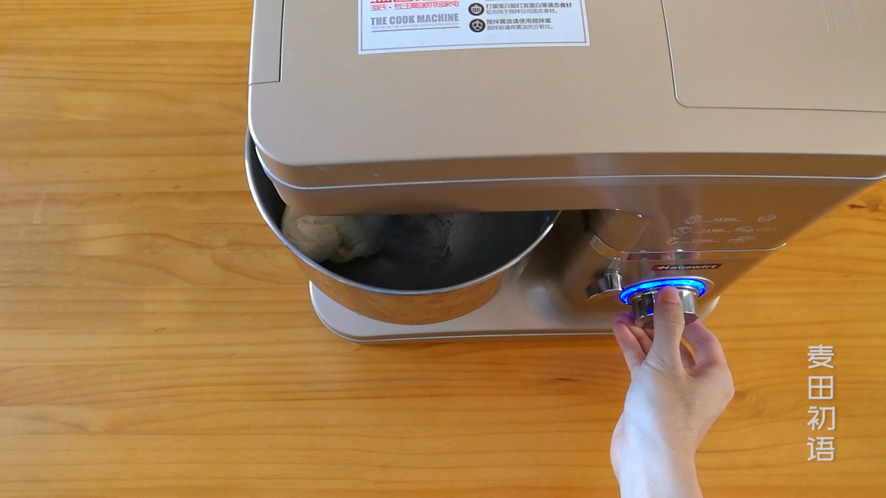 香味十足的奶香馒头，超级松软有弹性，不坑洼不缩皱的秘密都在这