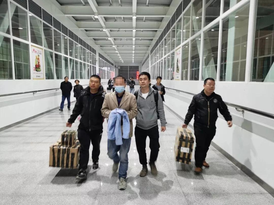 警惕！含禁用成分的廉价胶囊被包装成保健品售卖，服用有致命风险